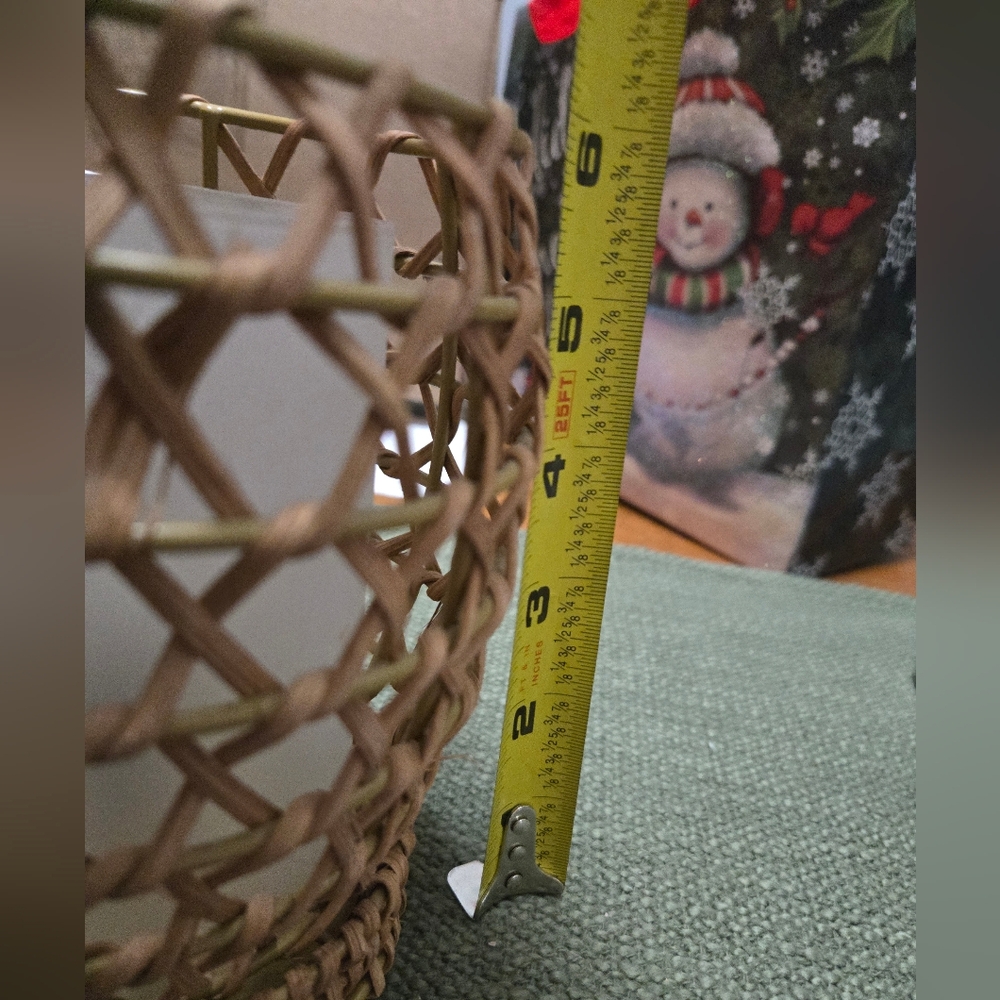 Woven Rattan Table Lamp. Comes W Bulb. 4ft Cord. - Picture 5 of 6